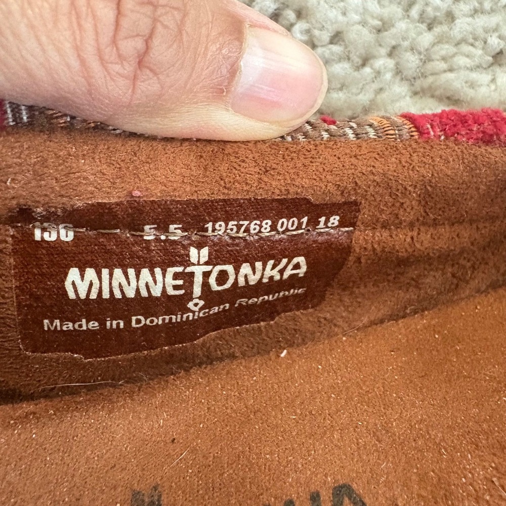 Minnetonka Women's Moccasin Slippers Aztec Woven Textile Slip On Shoes Size 5.5 - Picture 3 of 8